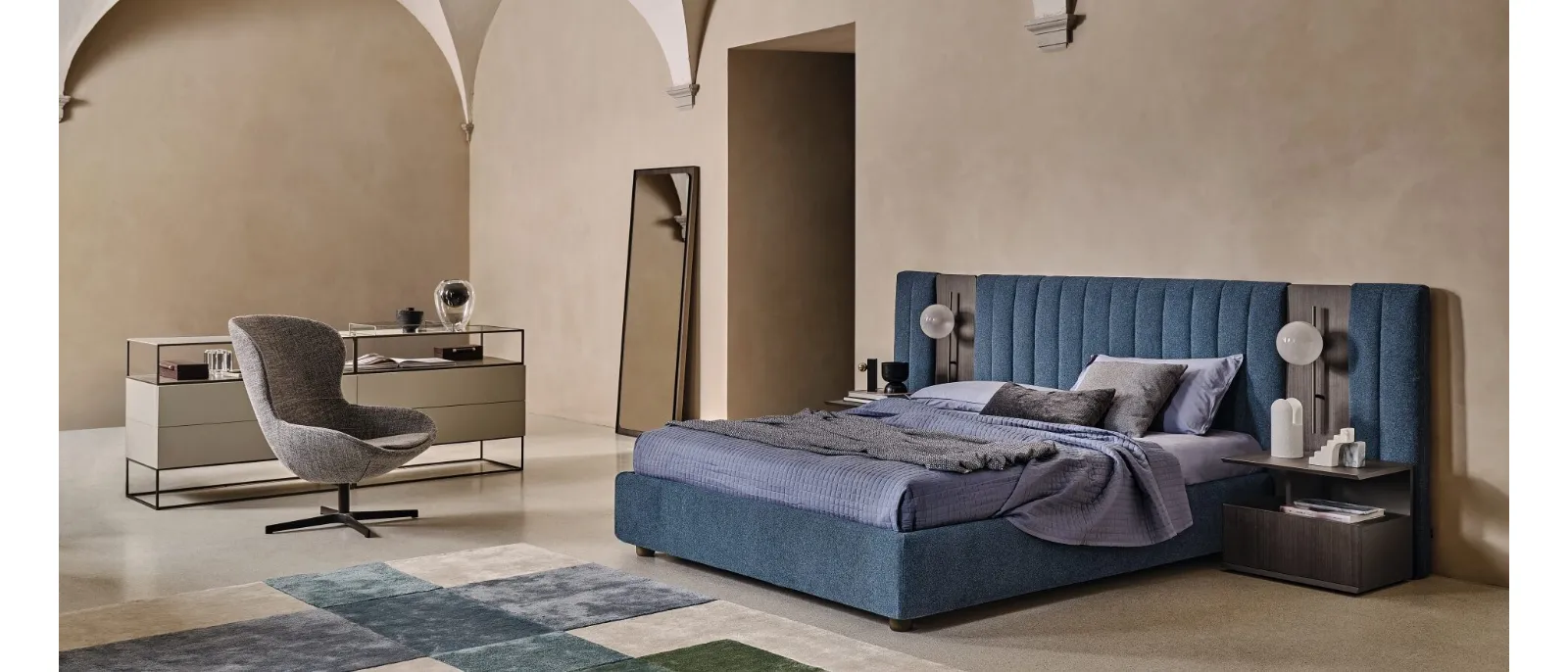 Letto in tessuto con testiera imbottita modulabile Otello di Ditre Italia