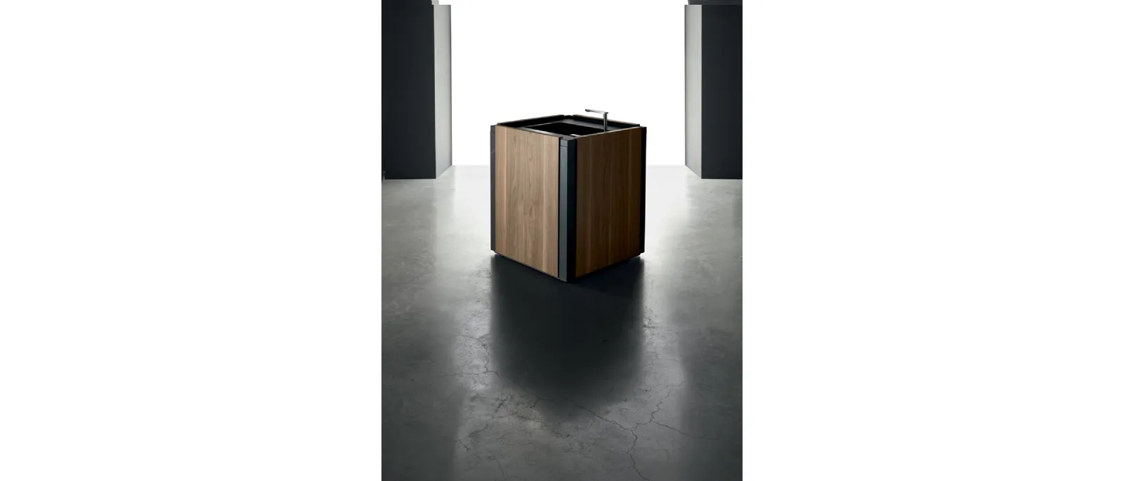 Cucina Design blocco funzione lavaggio in legno Noce Canaletto Ono Water di Binova